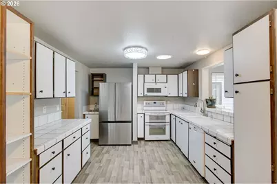 1228 NW Westridge St, Vancouver, WA 98665 - Photo 8