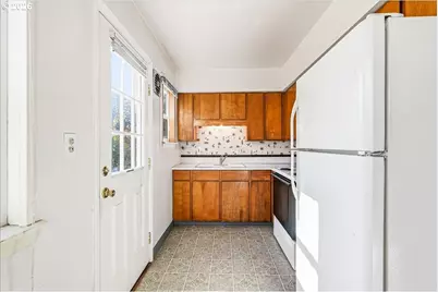 7404 NE Hassalo St, Portland, OR 97213 - Photo 14