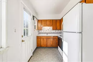 7404 NE Hassalo St, Portland, OR 97213 - Photo 14