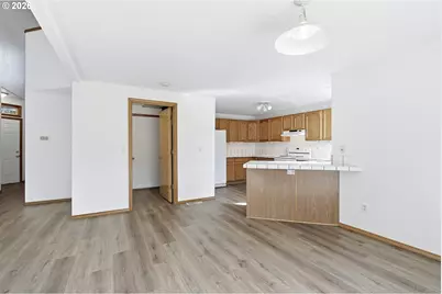 5718 SE Steele St, Portland, OR 97206 - Photo 14