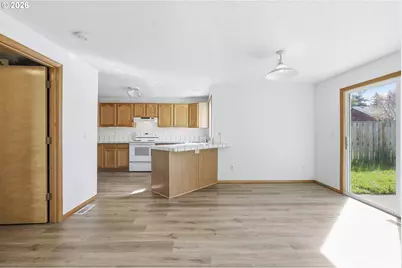 5718 SE Steele St, Portland, OR 97206 - Photo 12