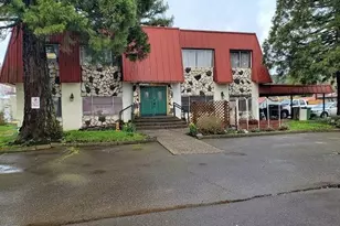 251 N Umpqua St, Sutherlin, OR 97479 - Photo 1