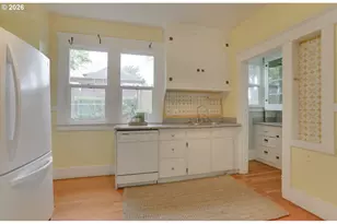 5824 N Syracuse St, Portland, OR 97203 - Photo 10