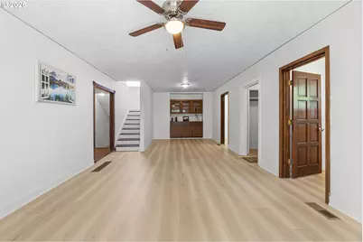 11122 NE Wygant St, Portland, OR 97220 - Photo 4
