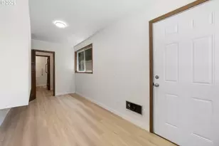 11122 NE Wygant St, Portland, OR 97220 - Photo 32