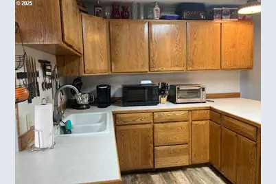 213 NW 4th Ave, John Day, OR 97845 - Photo 8