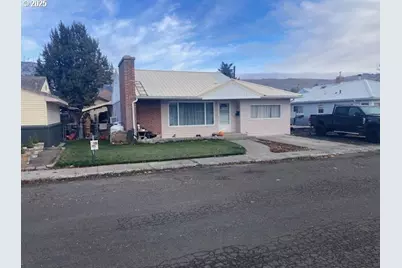 213 NW 4th Ave, John Day, OR 97845 - Photo 1