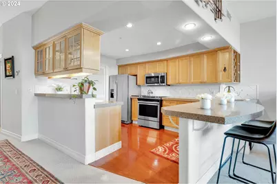 905 N Harbour Dr #6, Portland, OR 97217 - Photo 4