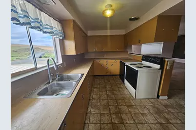 46078 Raymond Rd, Helix, OR 97835 - Photo 12