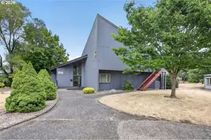 24002 NE Treehill Dr, Wood Village, OR 97060 - Photo 4