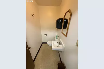 1576 12th St, Florence, OR 97439 - Photo 24