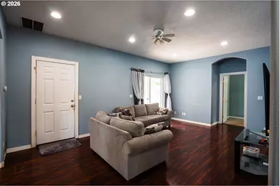 4120 45th Ave NE, Salem, OR 97305 - Photo 10