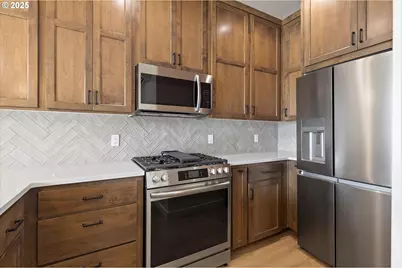 819 SW 13th St #2, Newport, OR 97365 - Photo 2