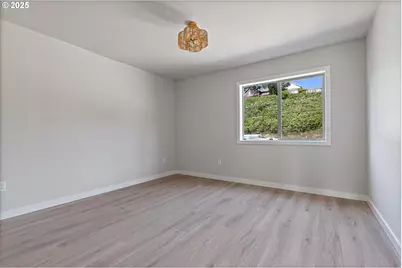 819 SW 13th St #2, Newport, OR 97365 - Photo 16