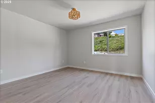 819 Southwest 13th Street, Newport, OR 97365 - Photo 16