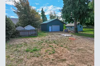 2455 Belmont Dr, Hood River, OR 97031 - Photo 16