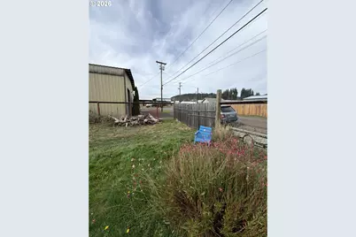 33964 D St, Eugene, OR 97405 - Photo 12