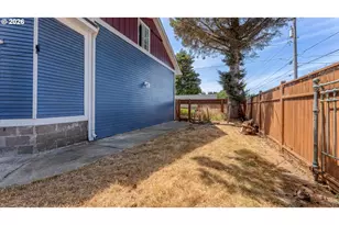 2206 Marion St, North Bend, OR 97459 - Photo 42