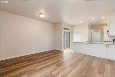 373 SE Kitzmiller Dr, Dallas, OR 97338 - Photo 2