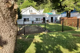 160 Spring St, Gardiner, OR 97441 - Photo 4