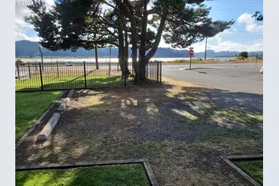 160 Spring St, Gardiner, OR 97441 - Photo 28