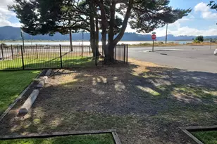 160 Spring St, Gardiner, OR 97441 - Photo 28