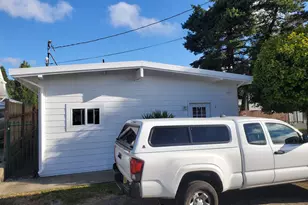 160 Spring St, Gardiner, OR 97441 - Photo 22