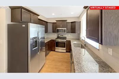 3011 NW Dogwood Ave, Redmond, OR 97756 - Photo 2