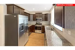 3011 NW Dogwood Ave, Redmond, OR 97756 - Photo 2