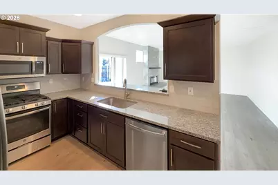 3011 NW Dogwood Ave, Redmond, OR 97756 - Photo 8