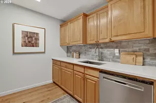 2393 SW Park Pl, Portland, OR 97205 - Photo 16