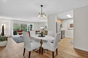 2393 SW Park Pl, Portland, OR 97205 - Photo 6