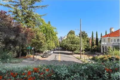 2393 SW Park Pl #210, Portland, OR 97205 - Photo 42