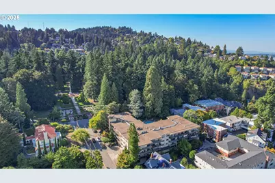 2393 SW Park Pl #210, Portland, OR 97205 - Photo 38