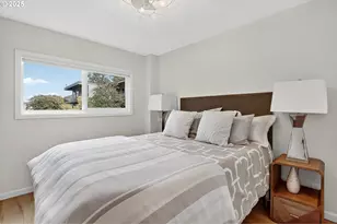 2393 SW Park Pl, Portland, OR 97205 - Photo 26