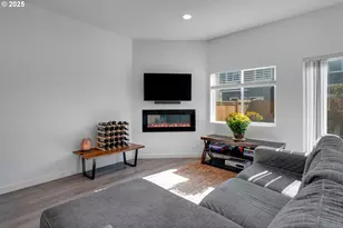 2721 S Magnolia Dr, Cornelius, OR 97113 - Photo 6