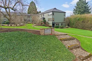 3709 SE 42nd Ave, Portland, OR 97206 - Photo 2