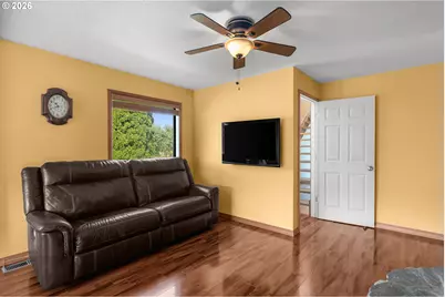 3915 Massee Grade Rd, Hood River, OR 97031 - Photo 12