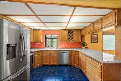 3915 Massee Grade Rd, Hood River, OR 97031 - Photo 8