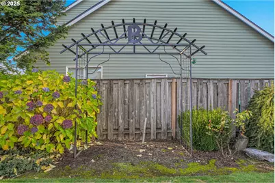 2593 NE Beech Ave, Gresham, OR 97030 - Photo 6