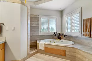 18200 NE Sunrise Peaks Ln, Hillsboro, OR 97123 - Photo 24
