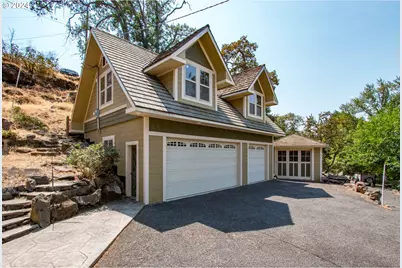 608 W 6th St, The Dalles, OR 97058 - Photo 8