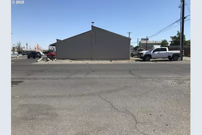 1300 6th St, Umatilla, OR 97882 - Photo 6