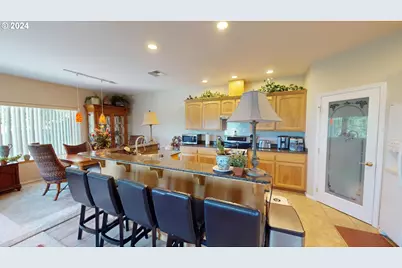 94244 10th St, Gold Beach, OR 97444 - Photo 10