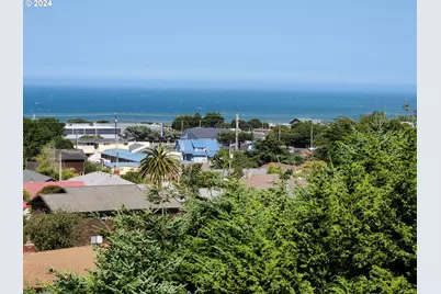 94244 10th St, Gold Beach, OR 97444 - Photo 2