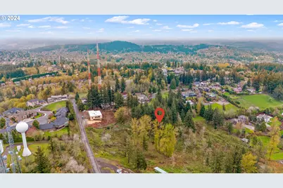 10986 SE Ridgeway Dr, Happy Valley, OR 97086 - Photo 4