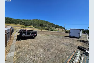 3598 Hooker Rd, Roseburg, OR 97470 - Photo 4