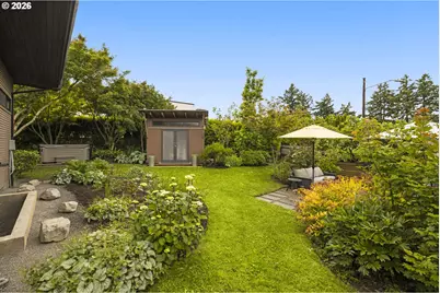 6809 SE Ash St, Portland, OR 97215 - Photo 38