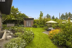 6809 SE Ash St, Portland, OR 97215 - Photo 38