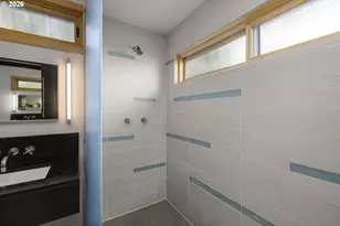 6809 SE Ash St, Portland, OR 97215 - Photo 28